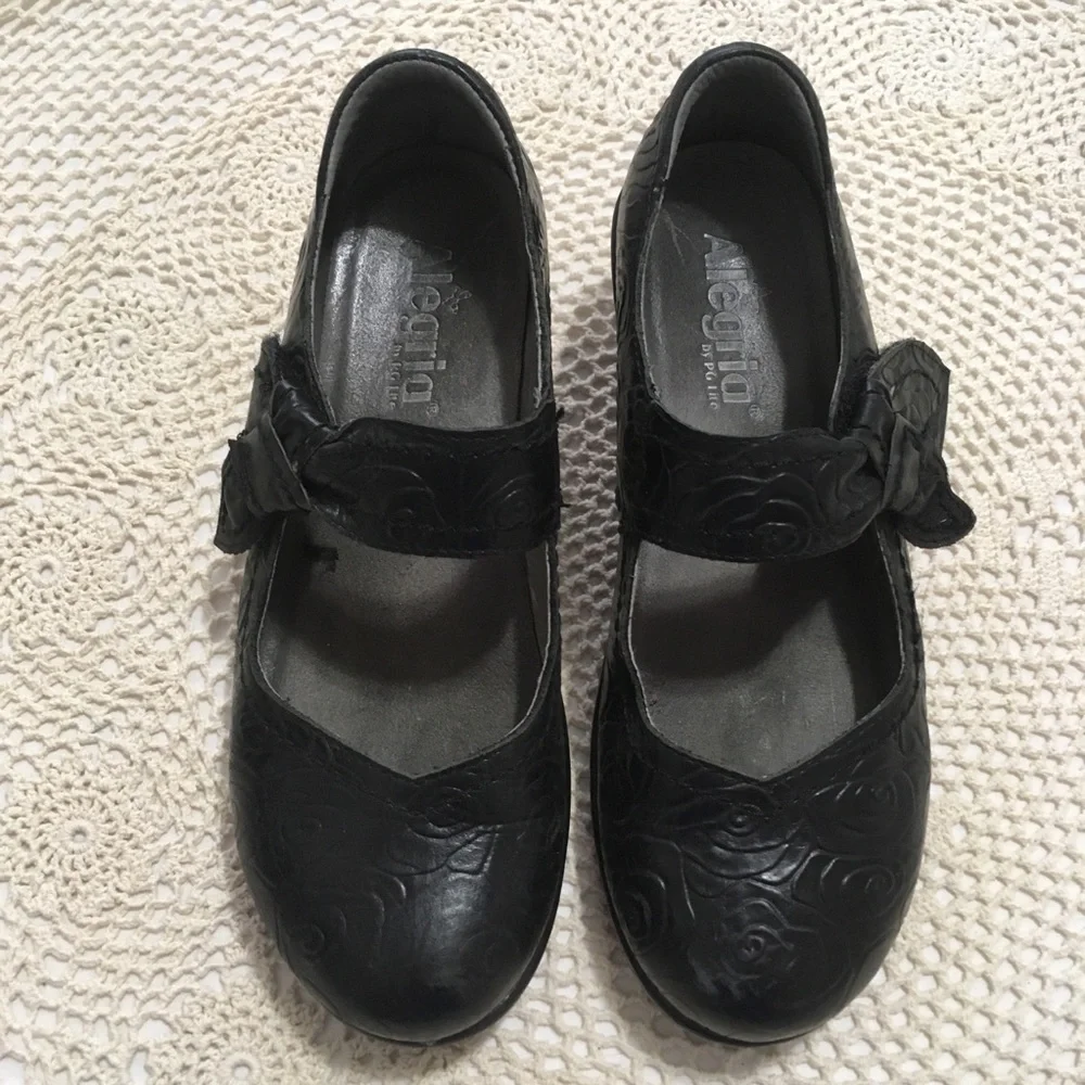 Algeria by PG Lite Black Flower Pattern Clog Shoes - Picture 2 of 8